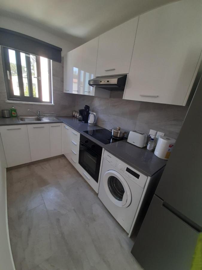 Kato Paphos 1BR near Paphos Harbour/Beach/Sea Exterior foto