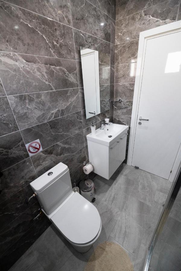 Kato Paphos 1BR near Paphos Harbour/Beach/Sea Exterior foto